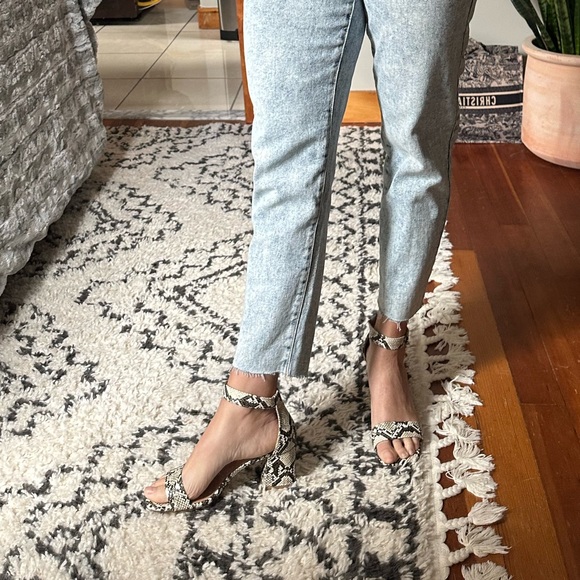 Like new French connection heels - Picture 4 of 11